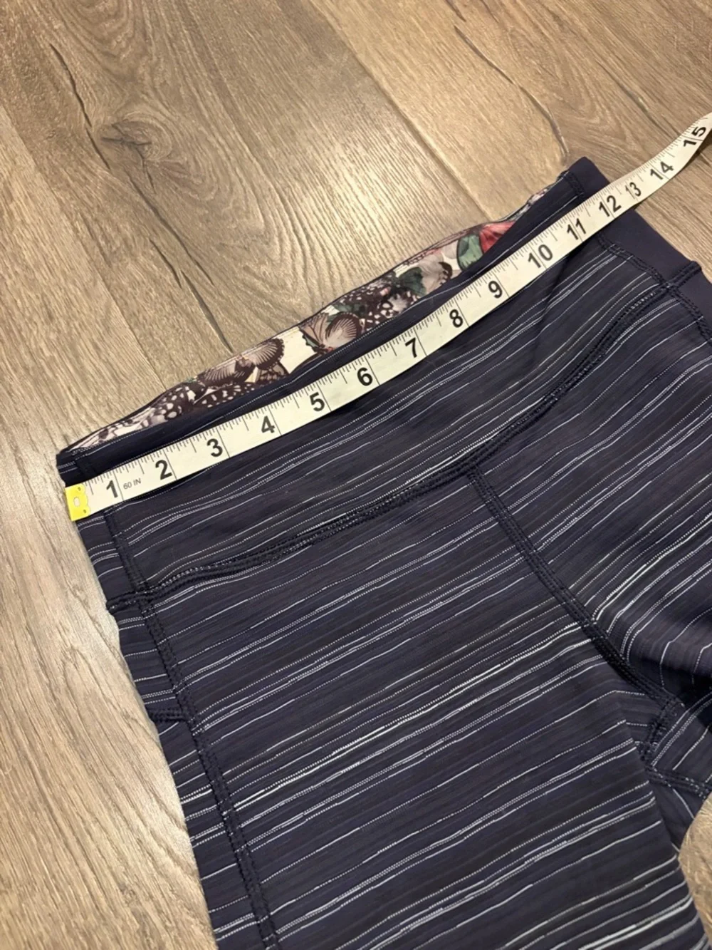 Lululemon RUN THE WORLD Blue Stripes Leggings Size 4 Ankle Zip Butterfly Waist